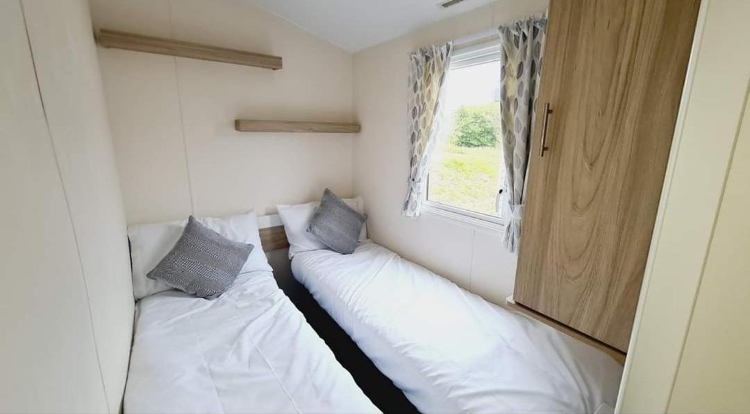 Tunstall View Caravan Holidays At Sand Le Mere Exterior photo